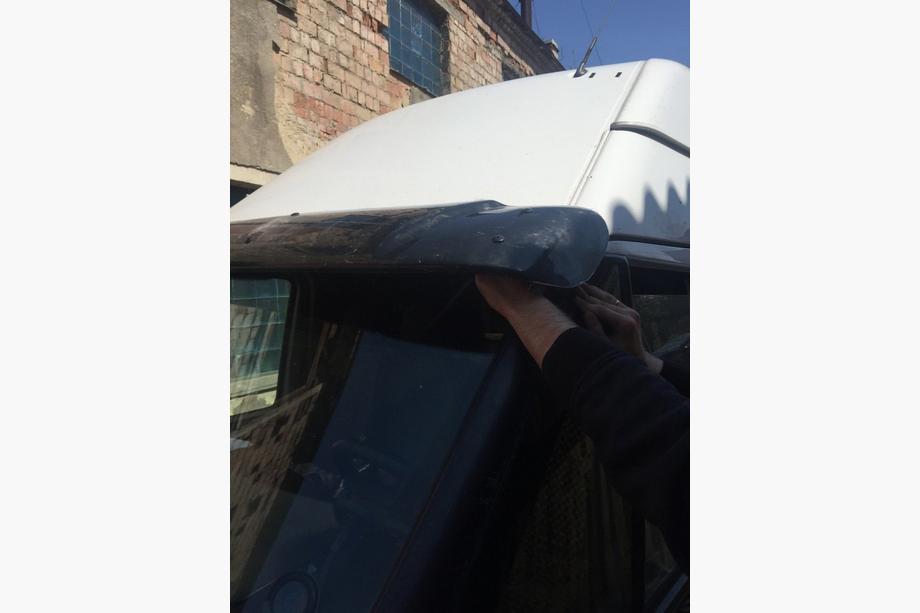Ford Transit 2000–2014 Viziera parbriz (negru lucios, 5mm) Foto 2