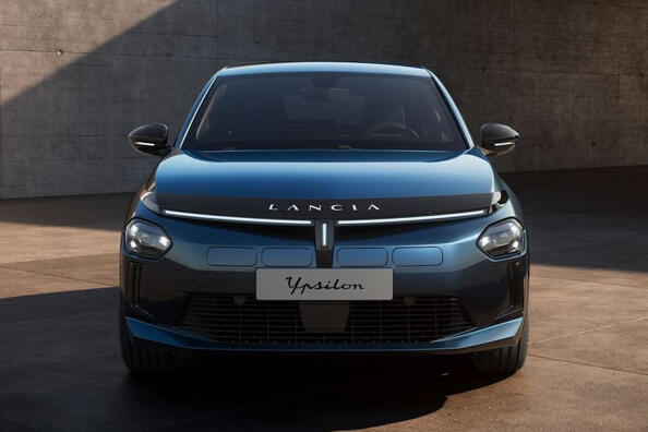 Revizuirea mașinii electrice Lancia Ypsilon Elettrica