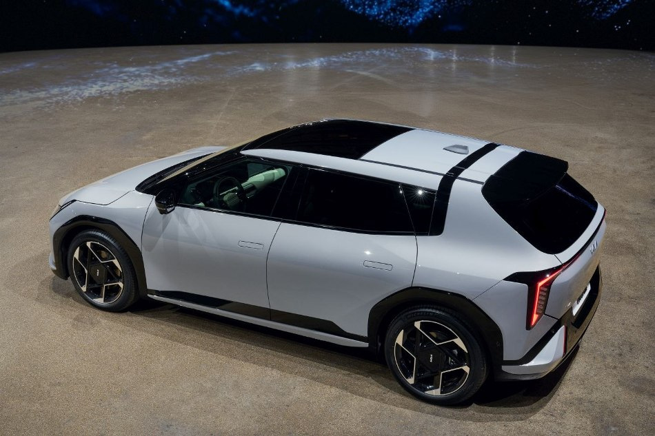 Revizuirea noului hatchback electric Kia EV4 Hatch