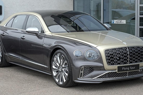 Revizuirea sedanului de lux Bentley Flying Spur din 2025 Fotografie 4