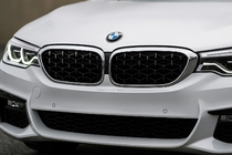 BMW Seria 5 G30/G31 2017–2023 Grile renale Diamond Black V1 (2017-2020, rama cromata) foto 1