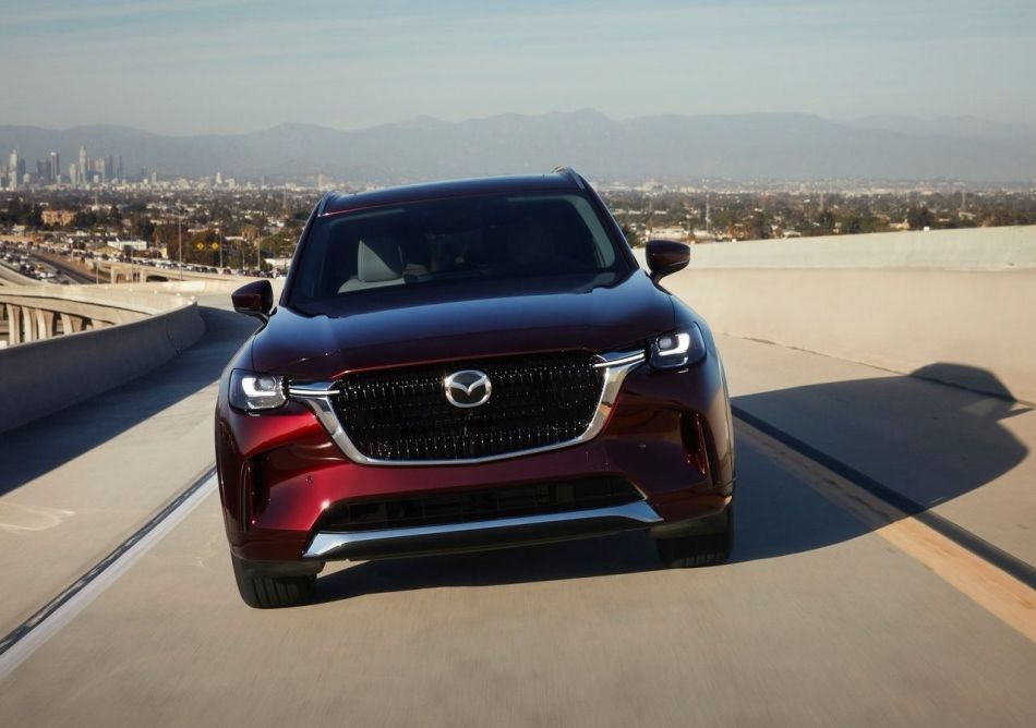 Revizuirea unui crossover cu trei rânduri Mazda CX-90
