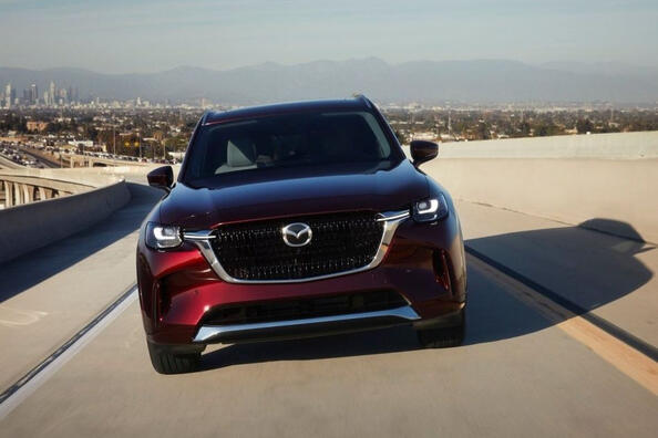Revizuirea unui crossover cu trei rânduri Mazda CX-90