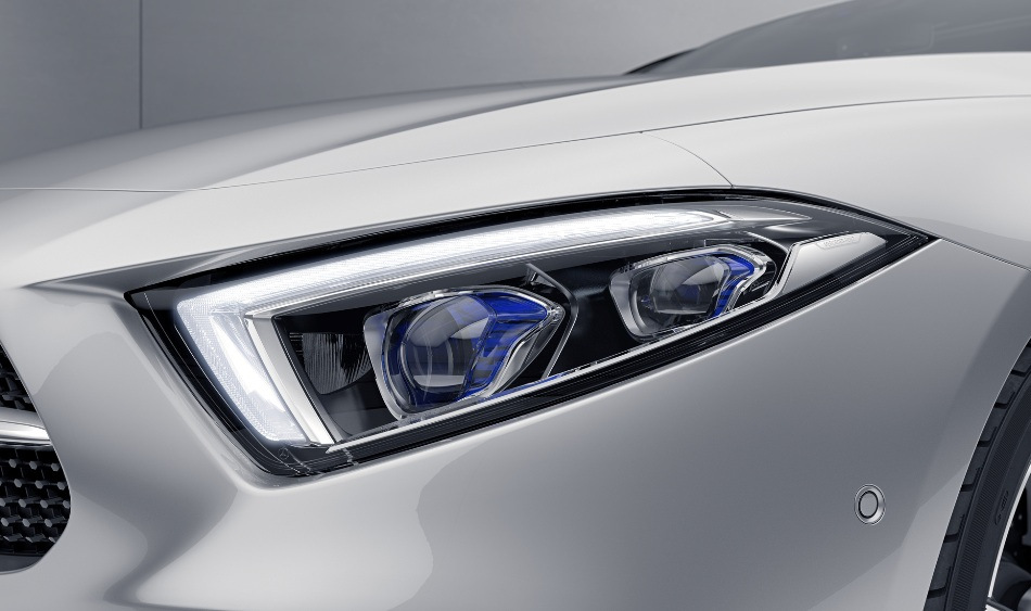 Lumină perfectă: un ghid pentru îngrijirea opticii auto
