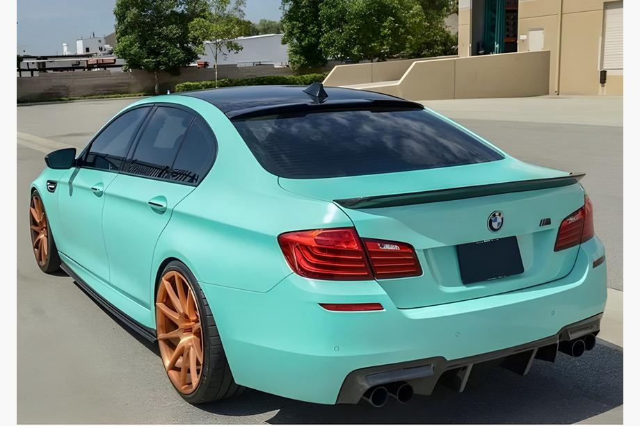 BMW 5 Series F10/F11 2010–2016 Spoiler Spate M4-Style V2 (pentru F10, Negru Lucios) Foto 1