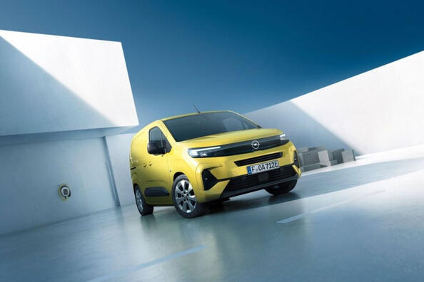 Revizuirea furgonetei electrice Opel Combo Cargo Electric Fotografie 1