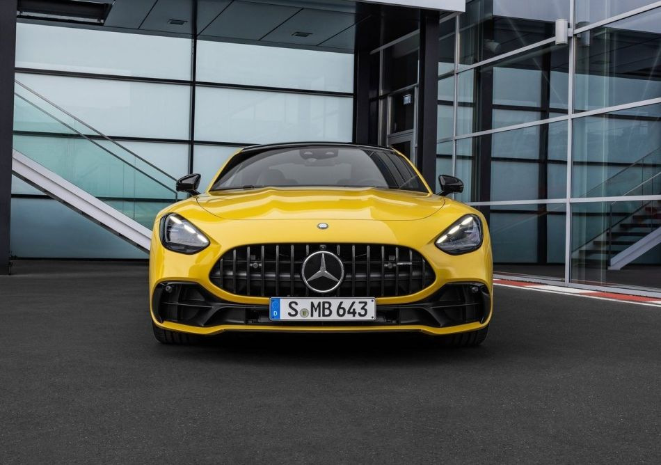 Recenzie Mercedes-AMG GT Coupe: Putere sportivă și eleganță
