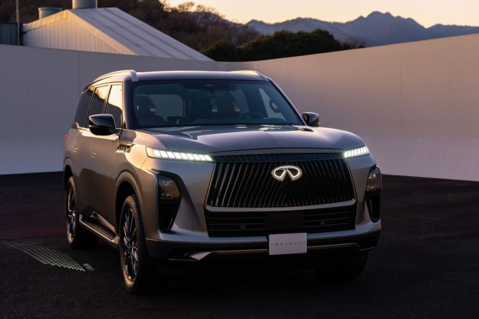Revizuirea Infiniti QX80 2025: noi niveluri de lux și putere