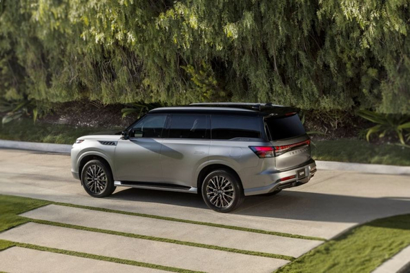 Revizuirea Infiniti QX80 2025: noi niveluri de lux și putere Fotografie 3