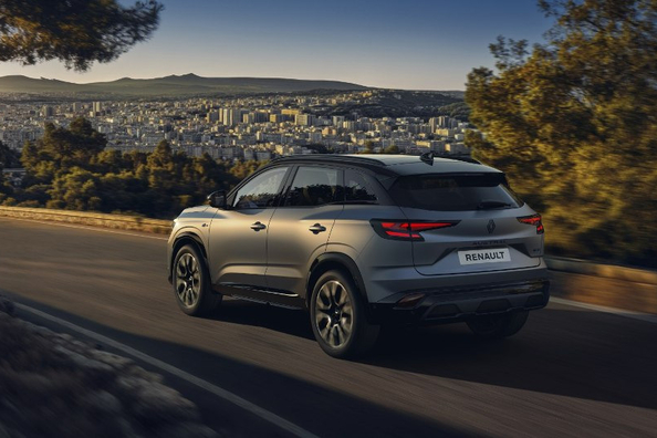 Revizuirea Renault Austral 2025: un crossover actualizat cu farmec francez Fotografie 3
