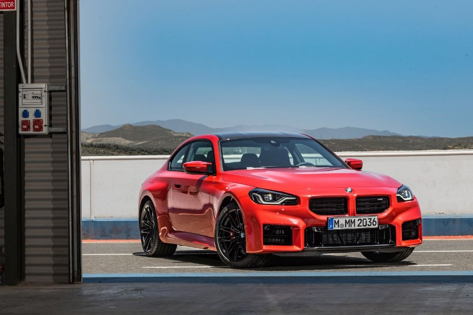 BMW M2 Coupe (G87) 2025: O revizuire a coupe-ului compact și puternic