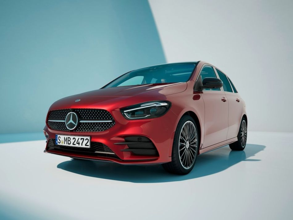 Mercedes-Benz B-Class (W247): camioneta compactă premium actualizată
