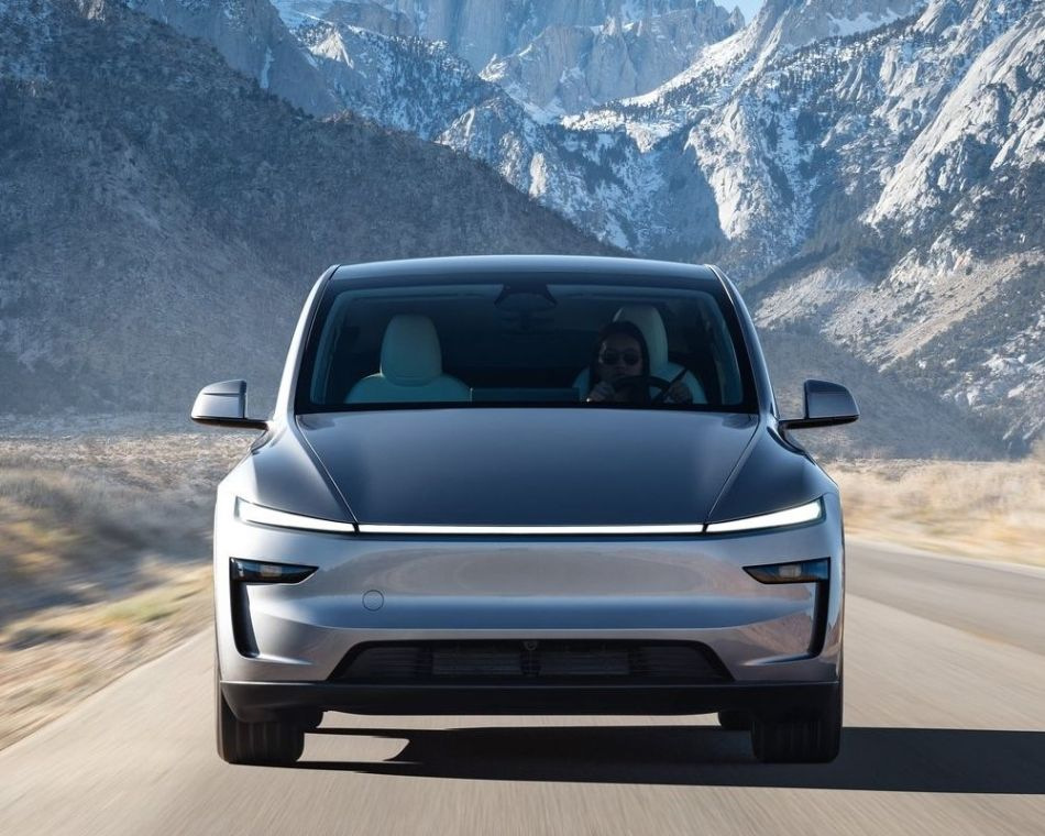 Revizuirea Tesla Model Y 2025: un crossover electric de nivel următor
