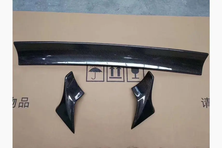 Dodge Challenger 2008-2023 Spoiler (Carbon) Image