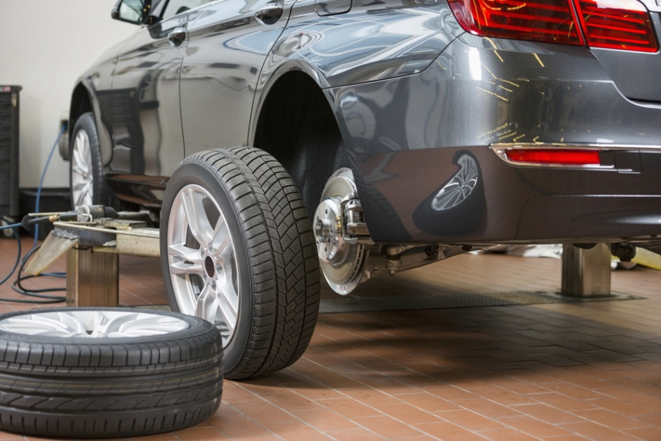 Cum să îngrijești corespunzător anvelopele auto: sfaturi pentru o durată lungă de viață și siguranță