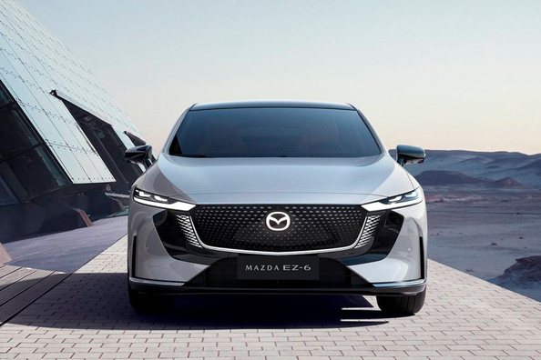 Recenzie Mazda EZ-6 hibrid liftback