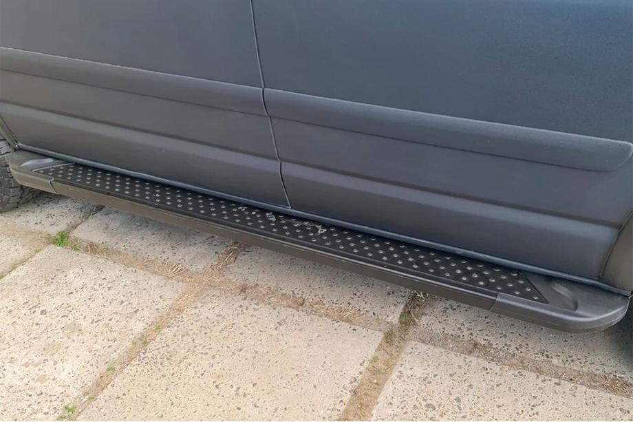 Volkswagen T5 2010-2015 Praguri laterale tip X5 negru (2 buc, aluminiu) Ampatament Scurt Foto 2