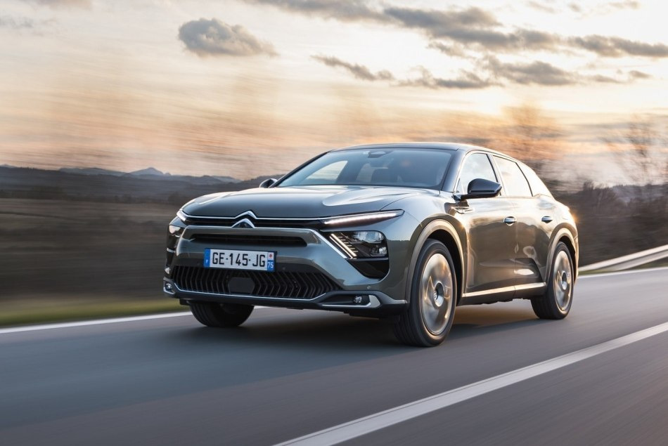 Recenzie Citroen C5 X: Confort și stil într-un format unic