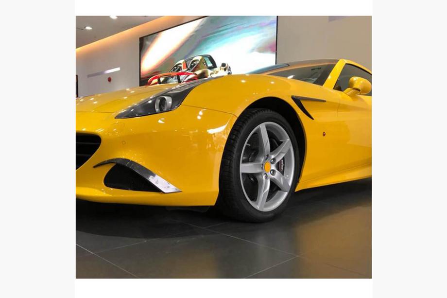 Ferrari California 2008-2017 Capace aripi fata carbon (2015-2018) Foto 3