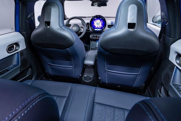 Recenzie a noului Mini Hatch (F65) cu 5 uși: A patra generație a emblematicului hatchback Fotografie 6