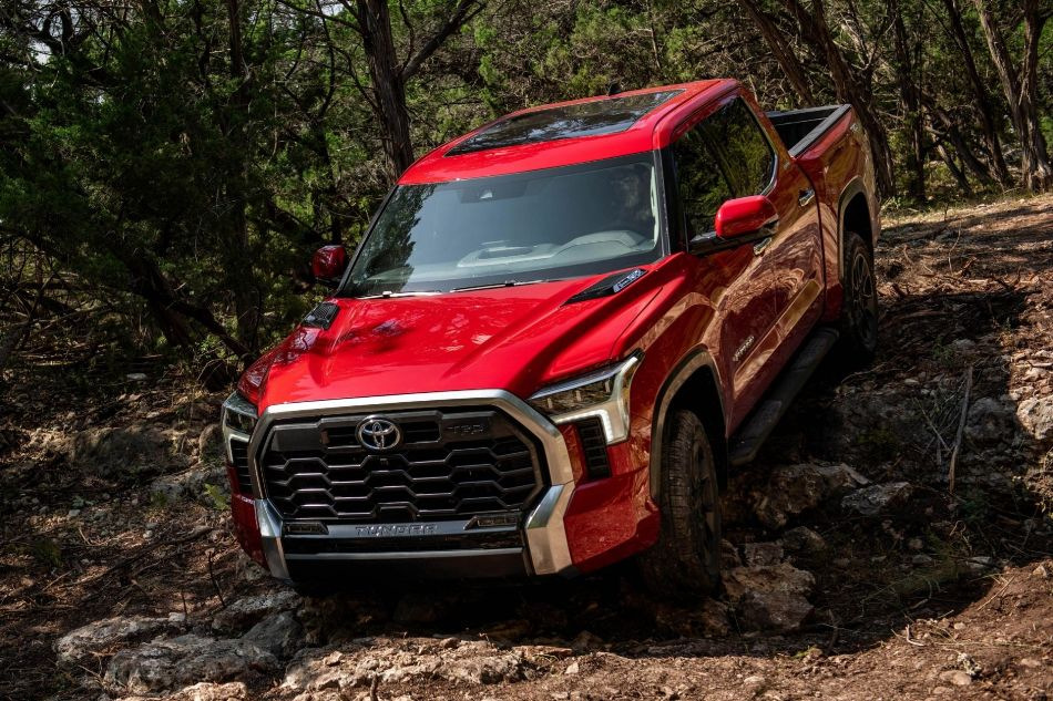 Recenzie Toyota Tundra: Putere și fiabilitate în a treia generație