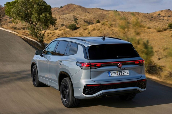 Volkswagen Tayron: Recenzie a celei de-a doua încarnări a crossover-ului familial Fotografie 4