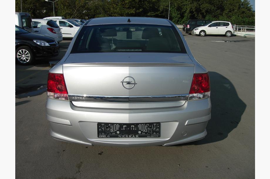 Opel Astra H 2004-2013 Difuzor spate inferior Sedan (grund pentru vopsire) Foto 3