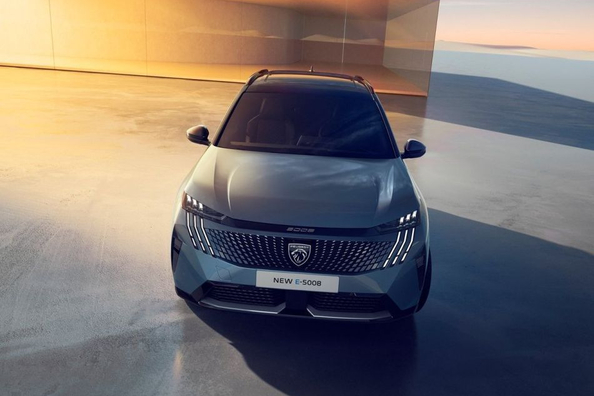 Peugeot e-5008 2024: Recenzie a crossover-ului electric cu șapte locuri