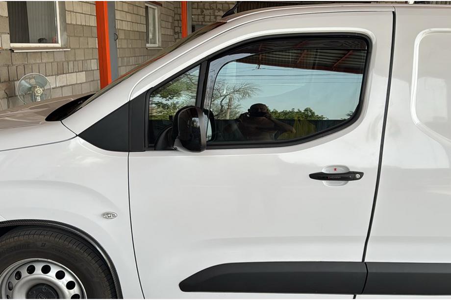 Opel Combo 2019- Deflectoare geam tip insert Niken Luxury (2 buc) Foto 3