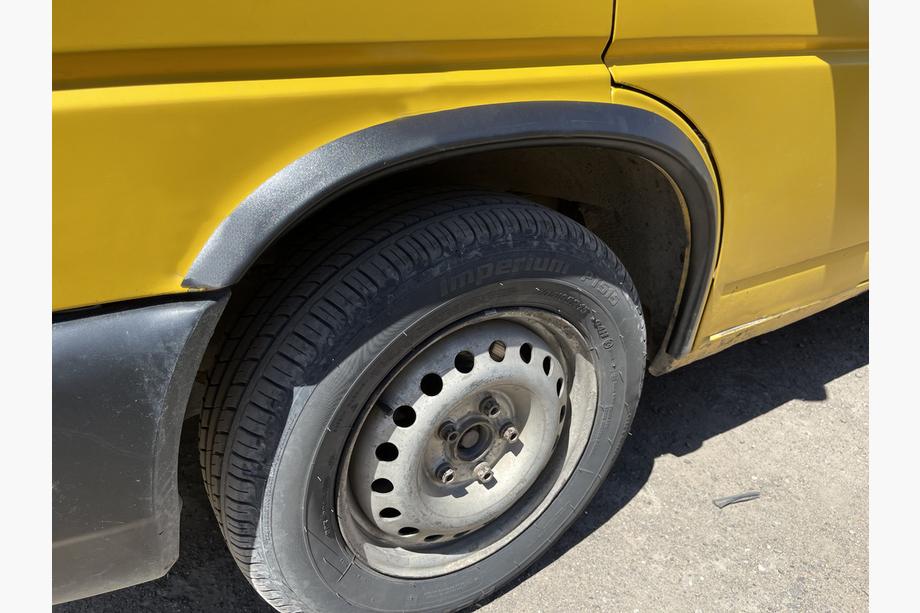 Volkswagen T4 Transporter 1990-2003 Extensii aripi (4 buc, negre) Foto 4