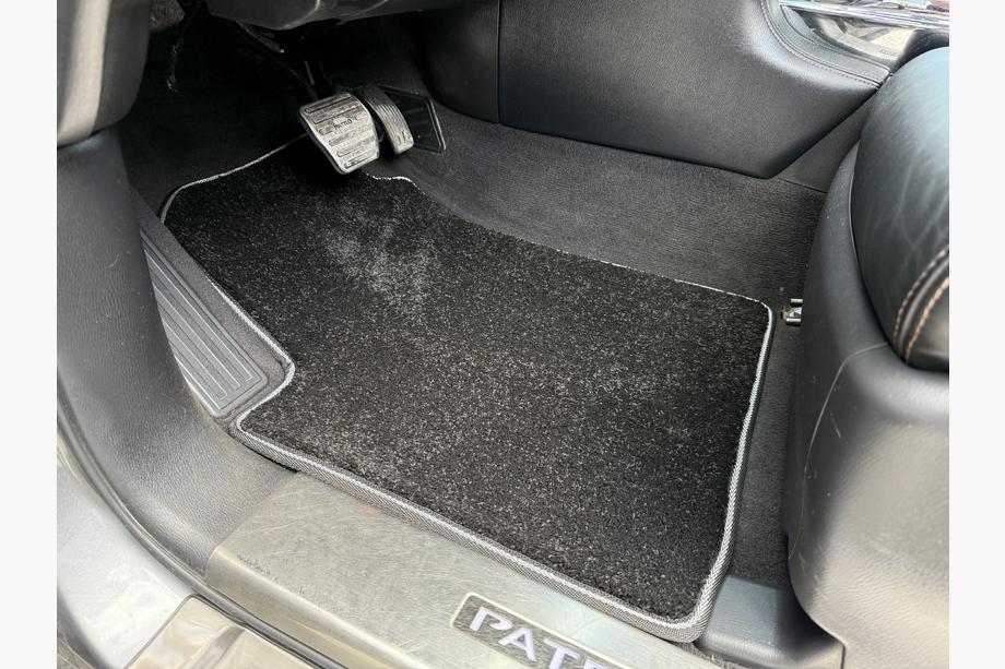 Nissan Armada 2016-2024 Covorase textile Deluxe (3 randuri, Negru) Foto 1