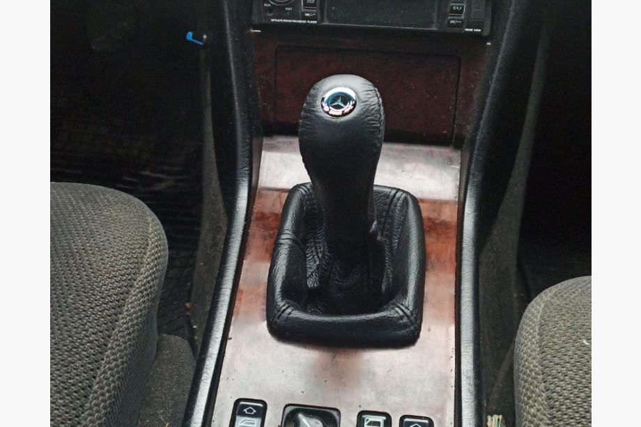 Mercedes E-class W124 1984–1997 Husa cu maner schimbator piele Foto 2