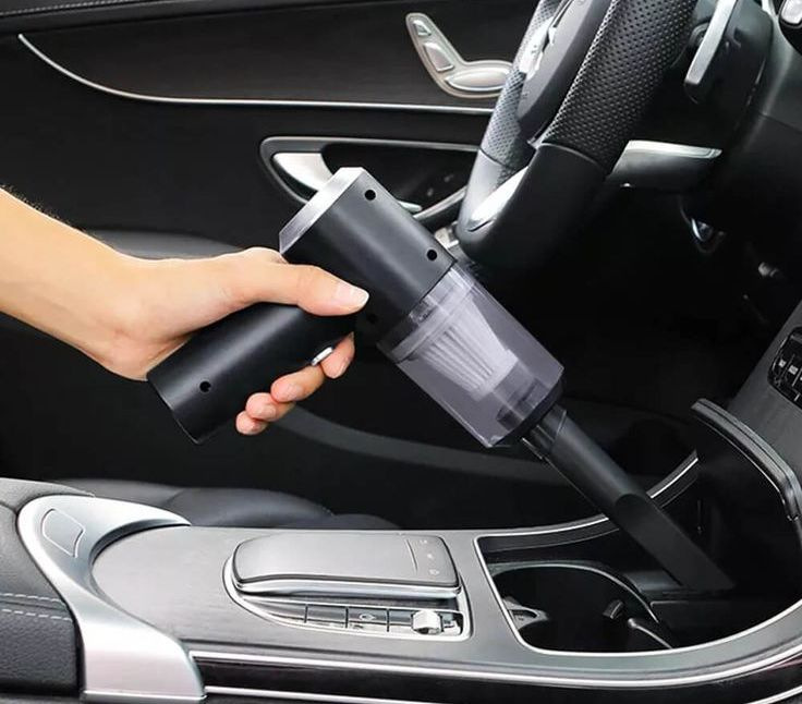 Ar trebui să cumpăr un aspirator auto? Înțelegem avantajele și dezavantajele