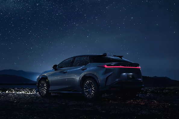Lexus RZ 450e (RZ450e): review crossover electric si noua gama RZ 350e, 500e, 550e Fotografie 3