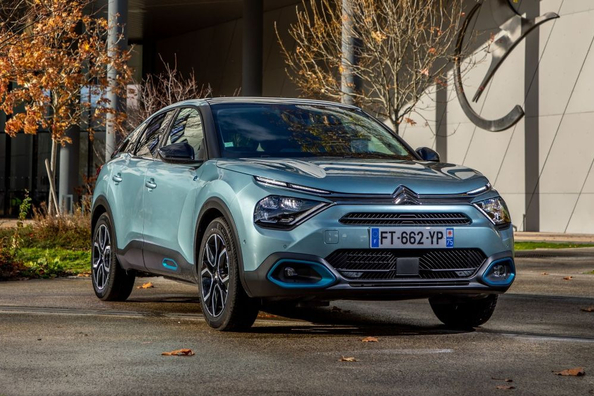 Citroen e-C4: Recenzie a unui hatchback electric cu accent pe confort