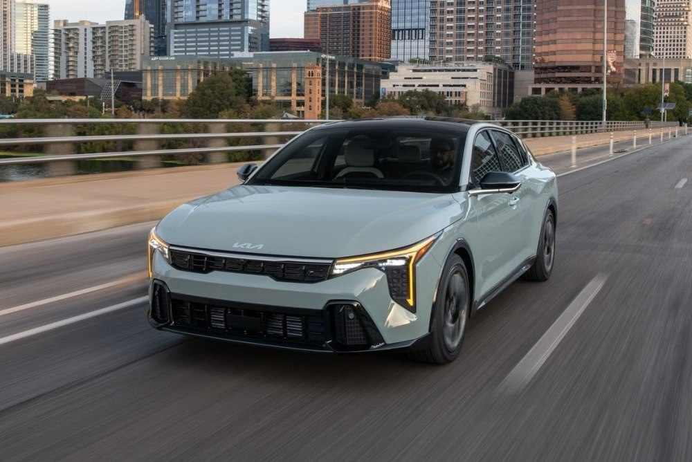 Recenzie a sedanului Kia K4 2024 de a doua generație