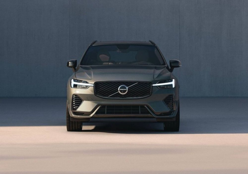 Recenzie Volvo XC60 2025: Crossover de lux actualizat