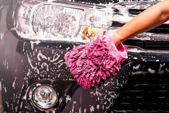 Pot substanțele chimice auto să dăuneze unei mașini?