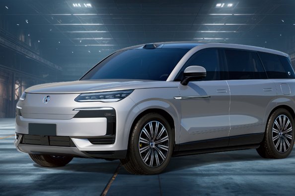 Denza N9 EV 2025: Recenzie SUV electric Fotografie 3