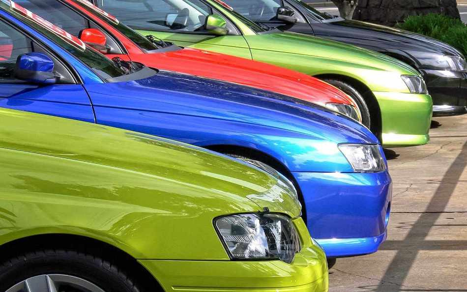 Ce influențează culoarea mașinii?