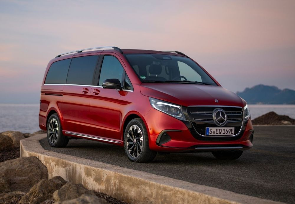 Recenzie Mercedes-Benz EQV 2024: O mașină electrică de lux pentru întreaga familie