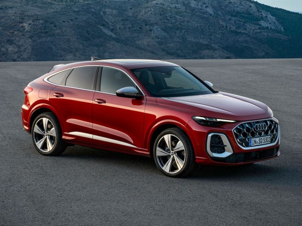 Audi SQ5 Sportback: Crossover hibrid sportiv
