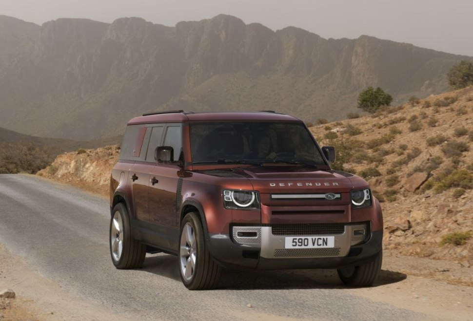 Recenzie Land Rover Defender 130: Spațiu maxim pentru aventură