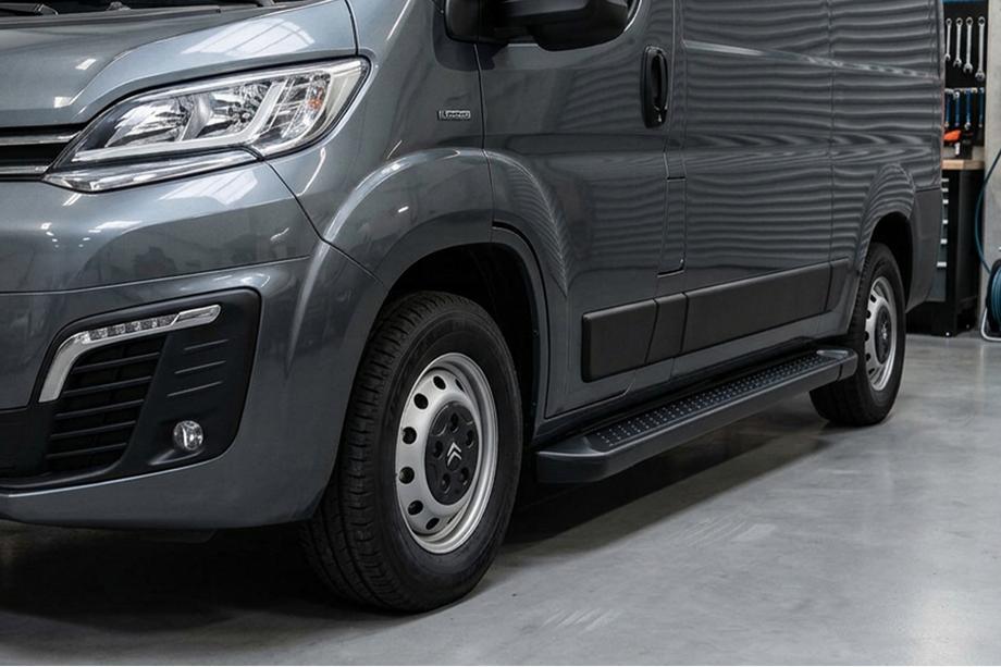 Citroen Jumper 2007-2025 Praguri Laterale Allmond Black (2 buc, Aluminiu) Image