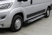 Fiat Ducato 2006-2025 Praguri Laterale Line (2 buc, Aluminiu) Ampatament Mediu foto 1
