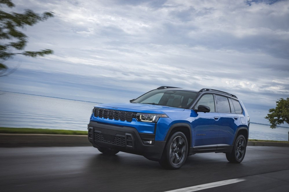 Recenzie Jeep Cherokee 2025 Sixth Incarnation: Întoarcerea unei legende Fotografie 1
