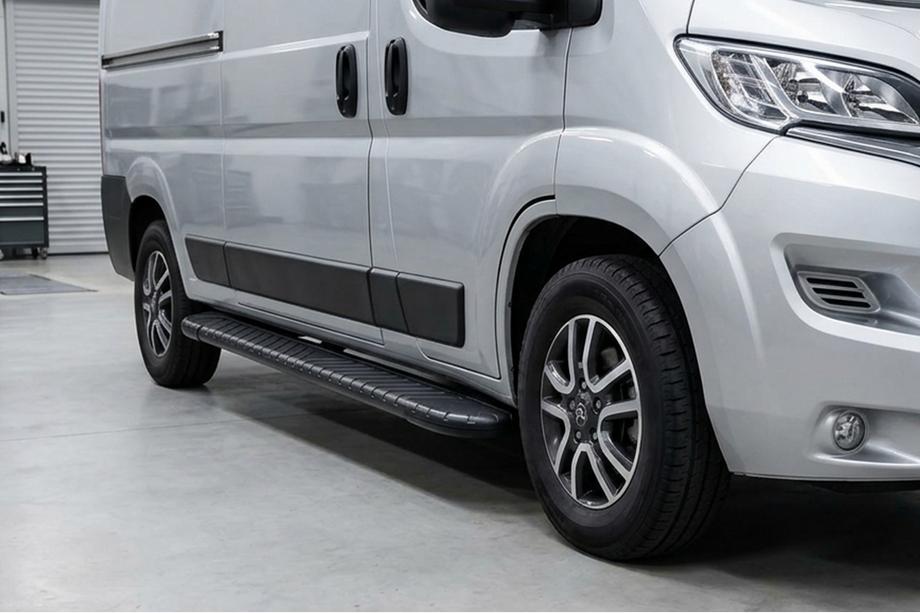 Fiat Ducato 2006-2025 Praguri Laterale Bosphorus Black (2 buc, Aluminiu) Image