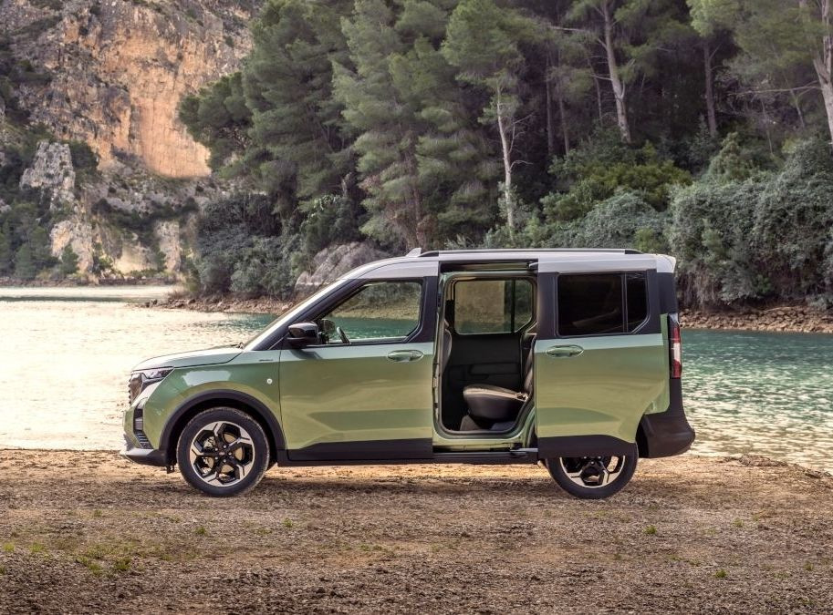 Ford Tourneo Courier de a doua generație: monovolum compact multifuncțional