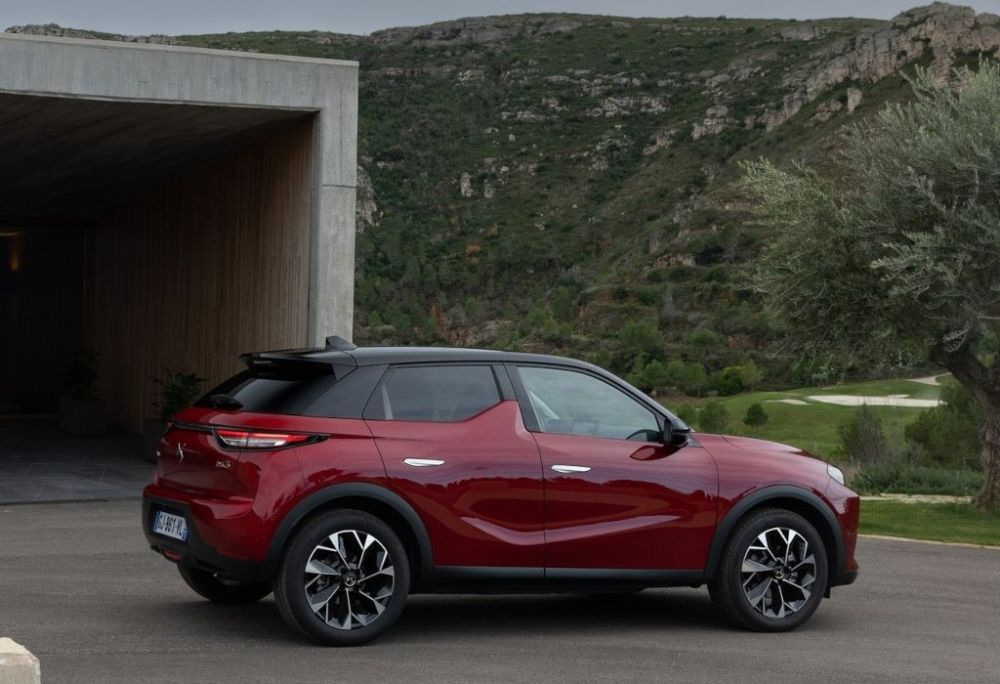 Recenzie DS 3 E-Tense: Specificații tehnice, echipamente, fotografii