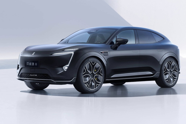 Recenzie Avatr 11 REEV 2025: SUV hibrid de lux